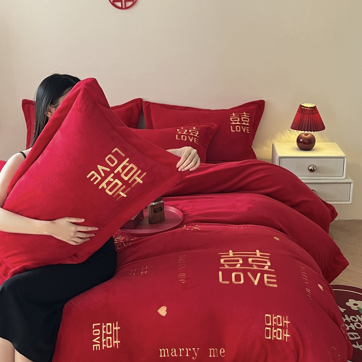 91家纺网 家纺一手货源 找家纺 欧乐蒂 2025新款高克重牛奶绒刺绣四件套-家家有喜 家家有喜-金