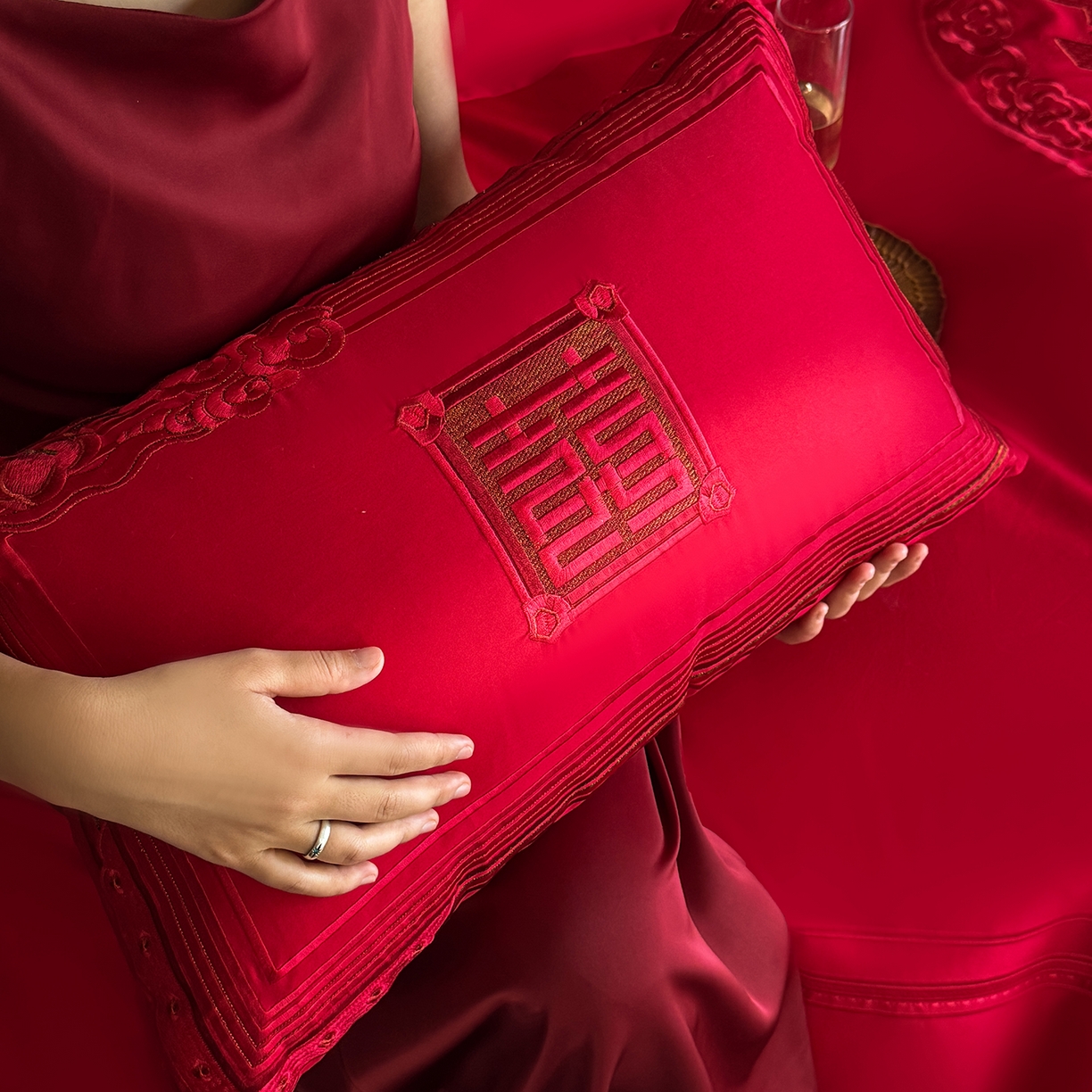 91家纺网 家纺一手货源 找家纺 （总）佳汐蓝家纺 2025新款100支全棉刺绣婚庆四件套-喜漾