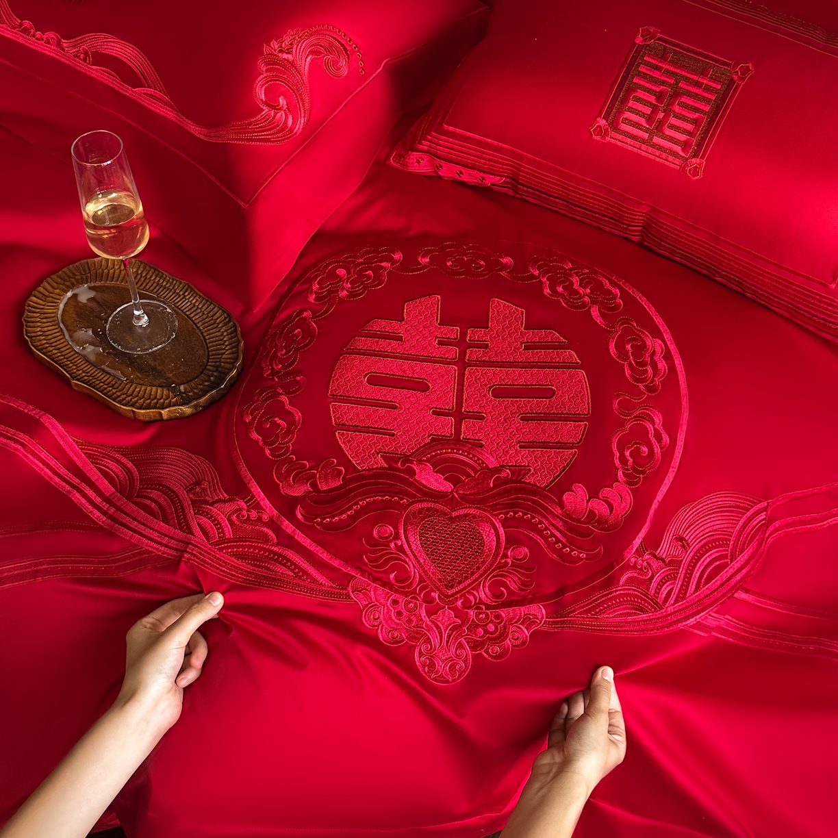 91家纺网 家纺一手货源 找家纺 （总）佳汐蓝家纺 2025新款100支全棉刺绣婚庆四件套-喜漾