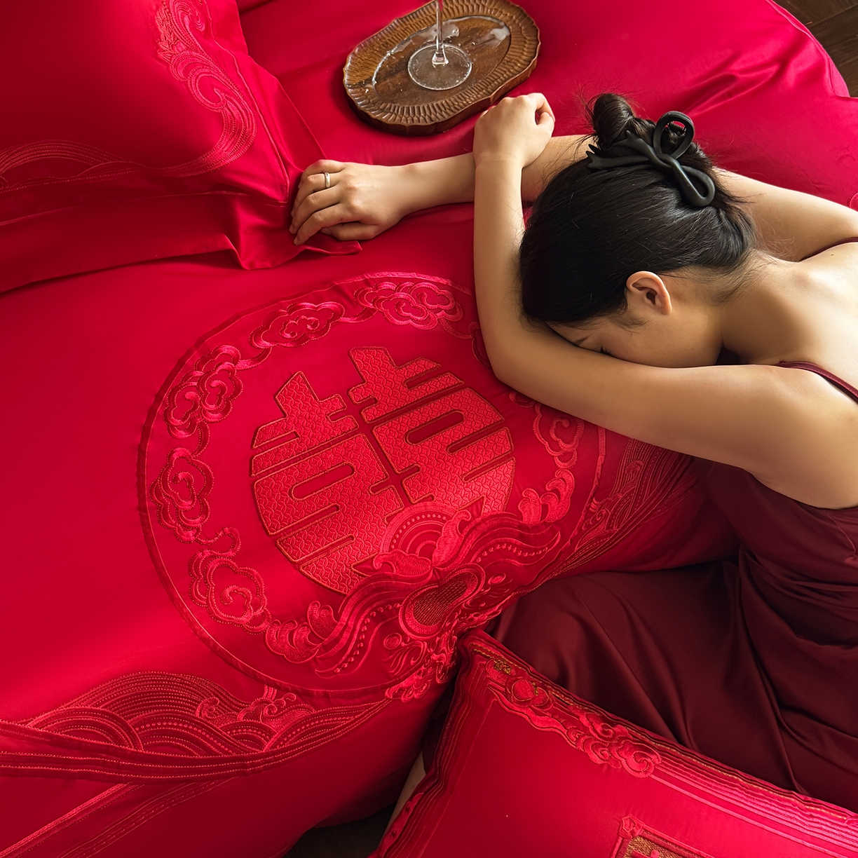 91家纺网 家纺一手货源 找家纺 （总）佳汐蓝家纺 2025新款100支全棉刺绣婚庆四件套-喜漾