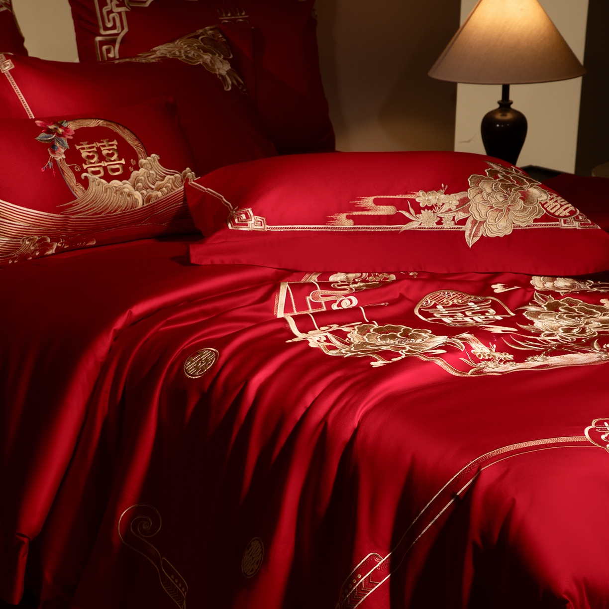 91家纺网 家纺一手货源 找家纺 佳汐蓝家纺 2025新款100支全棉刺绣婚庆四件套-喜满华堂 喜满华堂-金