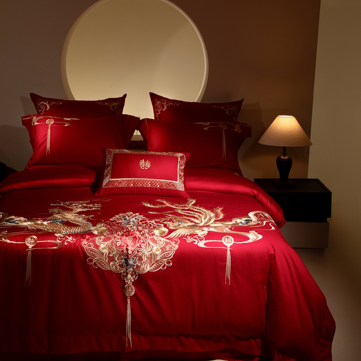 91家纺网 家纺一手货源 找家纺 （总）佳汐蓝家纺 2025新款100支贡缎提花全棉刺绣婚庆四件套-相亲相爱