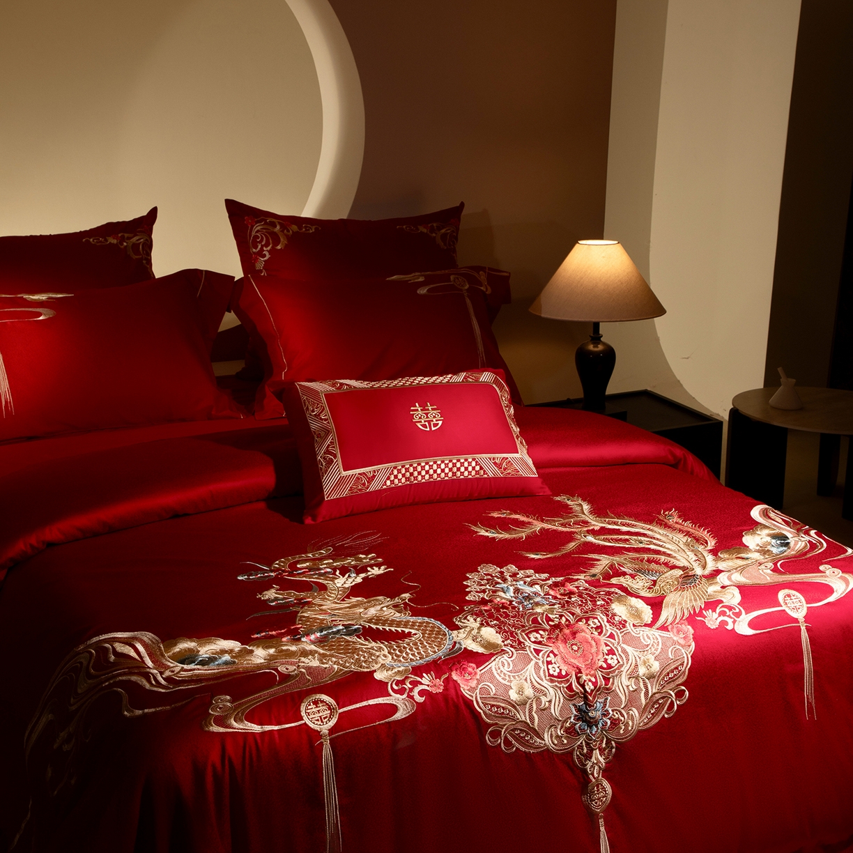 91家纺网 家纺一手货源 找家纺 （总）佳汐蓝家纺 2025新款100支贡缎提花全棉刺绣婚庆四件套-相亲相爱