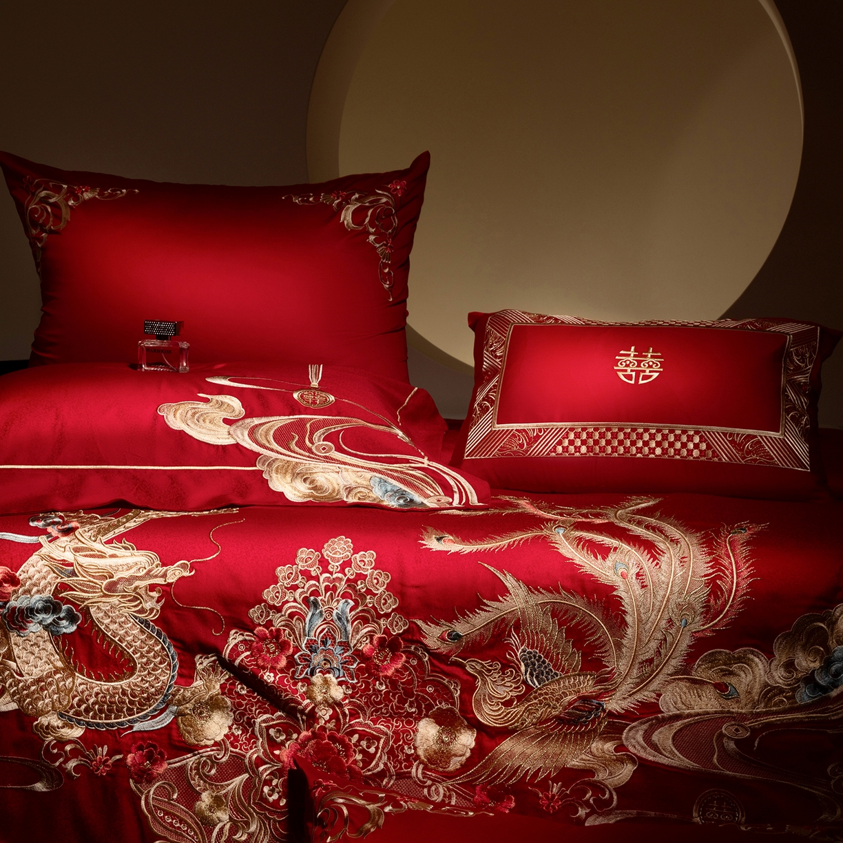 91家纺网 家纺一手货源 找家纺 （总）佳汐蓝家纺 2025新款100支贡缎提花全棉刺绣婚庆四件套-相亲相爱