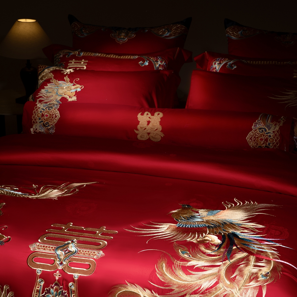 91家纺网 家纺一手货源 找家纺 （总）佳汐蓝家纺 2025新款100支贡缎提花全棉刺绣婚庆四件套-龙威凤彩