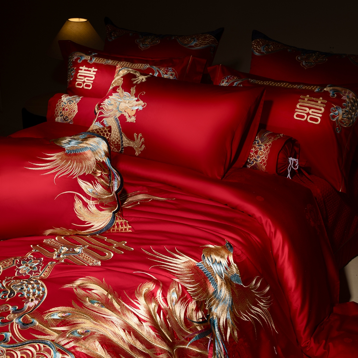 91家纺网 家纺一手货源 找家纺 （总）佳汐蓝家纺 2025新款100支贡缎提花全棉刺绣婚庆四件套-龙威凤彩