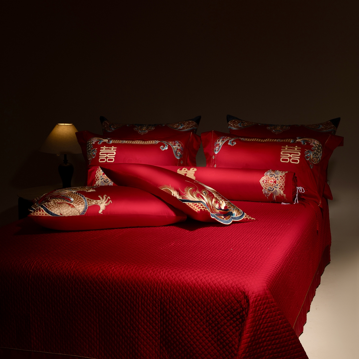 91家纺网 家纺一手货源 找家纺 （总）佳汐蓝家纺 2025新款100支贡缎提花全棉刺绣婚庆四件套-龙威凤彩