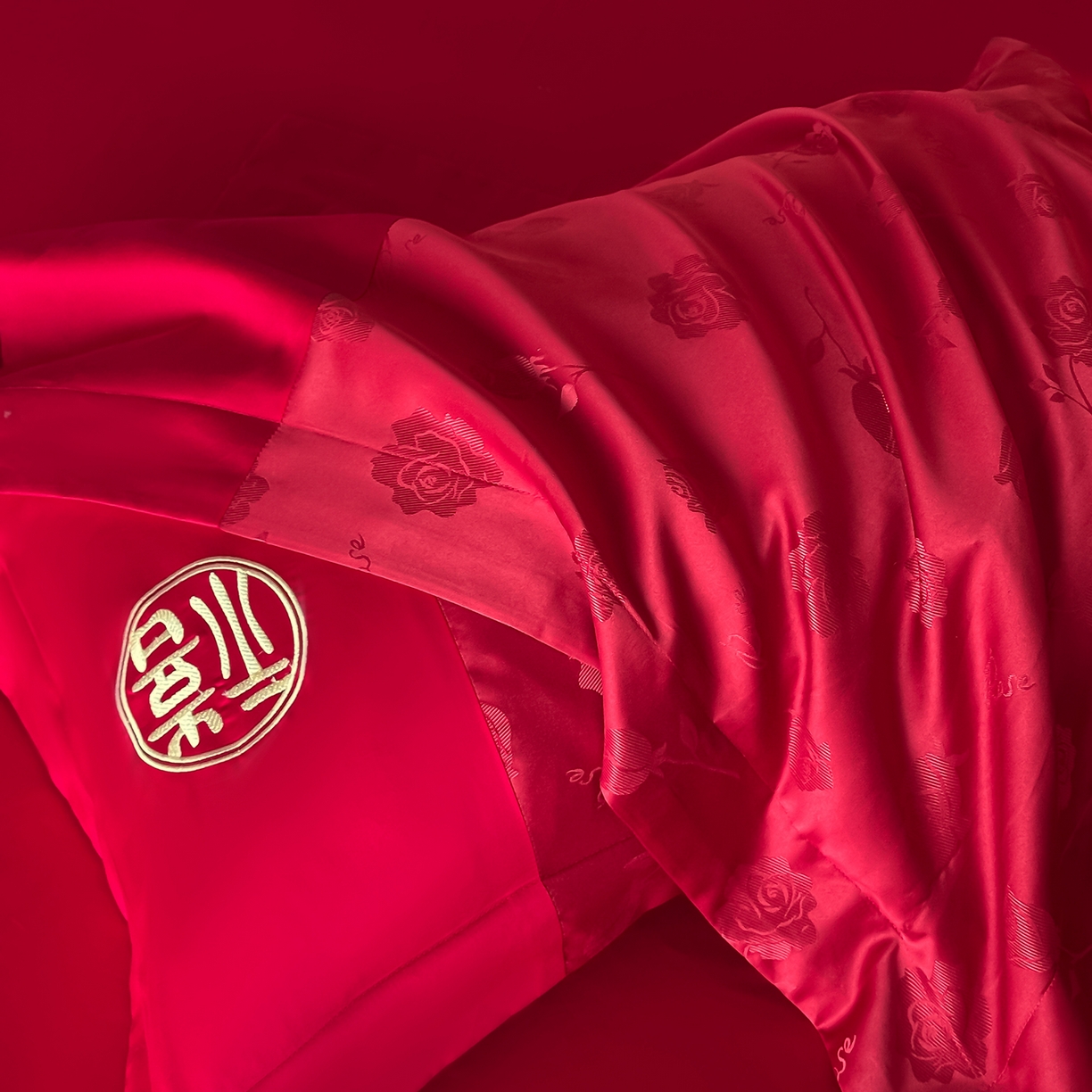 91家纺网 家纺一手货源 找家纺 （总）女子家纺 2025新款亲肤棉提花婚庆四件套