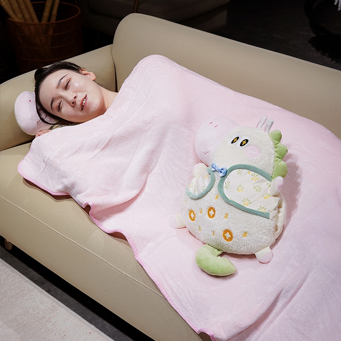 91家纺网 家纺一手货源 找家纺 仟亿莱 2025新款马上有钱领结小马三用抱枕毯 三用星星眼领结小马-2