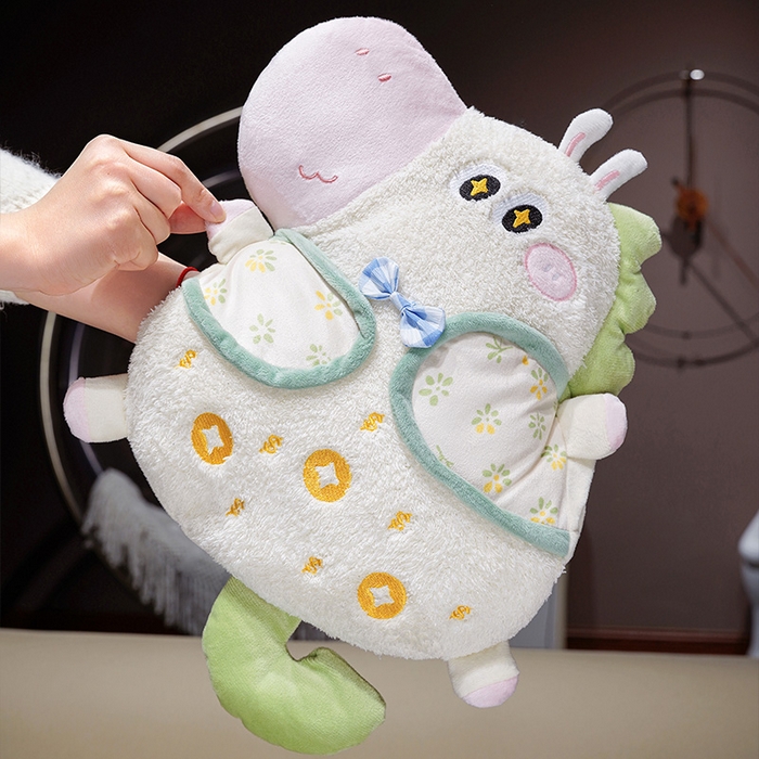 91家纺网 家纺一手货源 找家纺 仟亿莱 2025新款马上有钱领结小马三用抱枕毯 三用星星眼领结小马-2