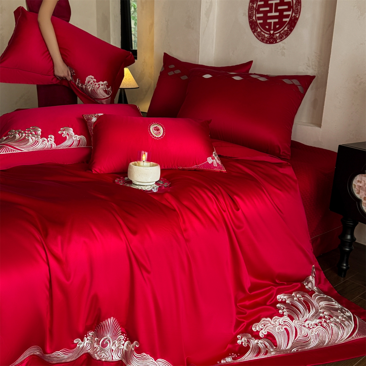 91家纺网 家纺一手货源 找家纺 （总）佳汐蓝家纺 2025新款100支全棉刺绣婚庆四件套-爱漾（金）