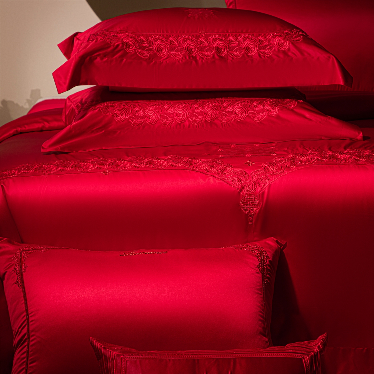 91家纺网 家纺一手货源 找家纺 （总）佳汐蓝家纺 2025新款100支全棉刺绣婚庆四件套-甜蜜时光