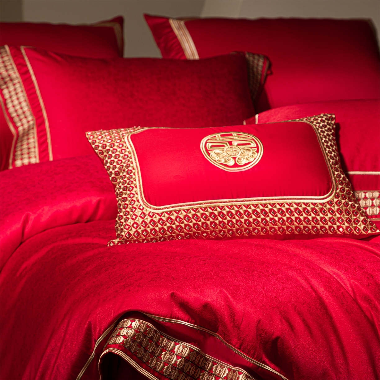 91家纺网 家纺一手货源 找家纺 （总）佳汐蓝家纺 2025新款100支全棉刺绣婚庆四件套-喜书