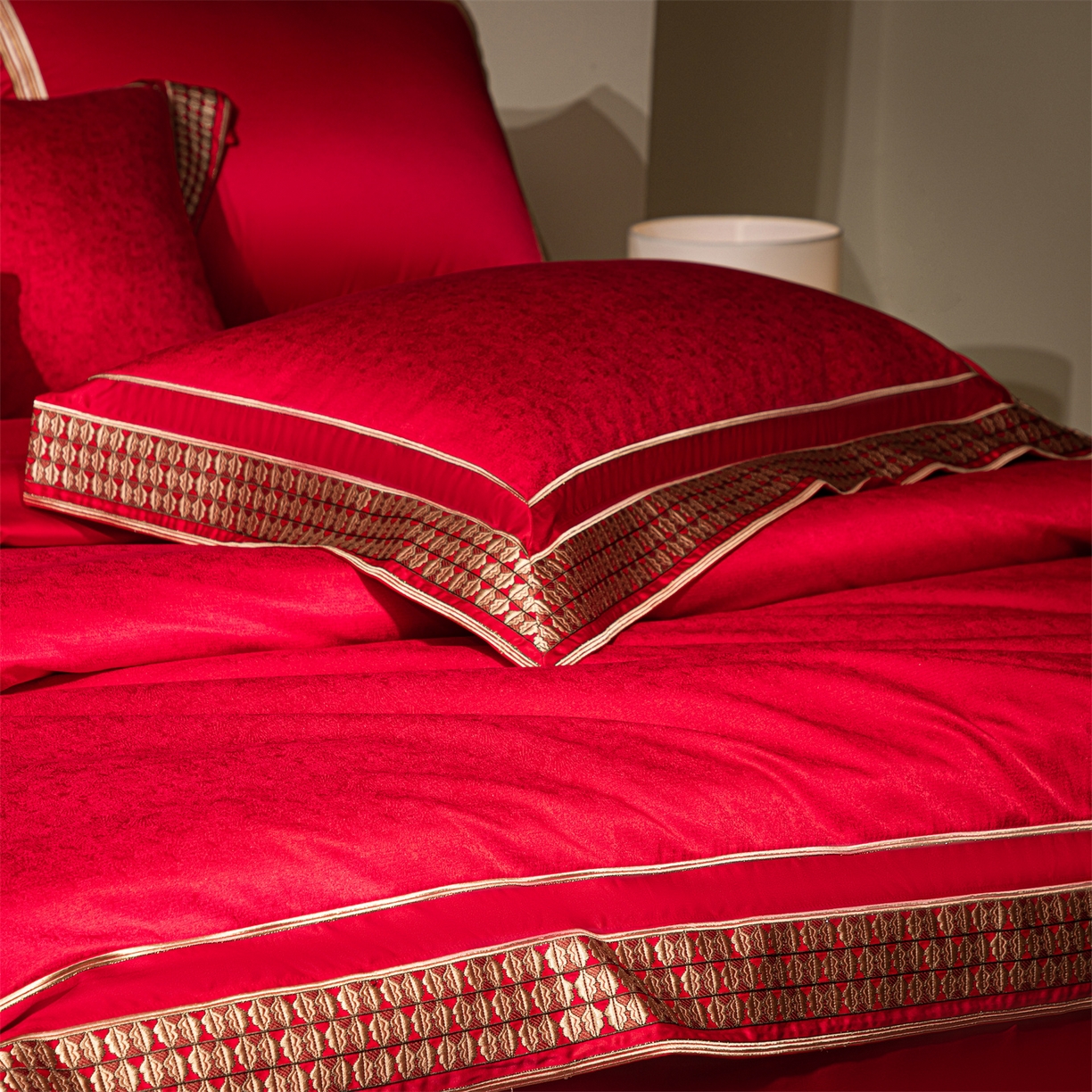 91家纺网 家纺一手货源 找家纺 （总）佳汐蓝家纺 2025新款100支全棉刺绣婚庆四件套-喜书