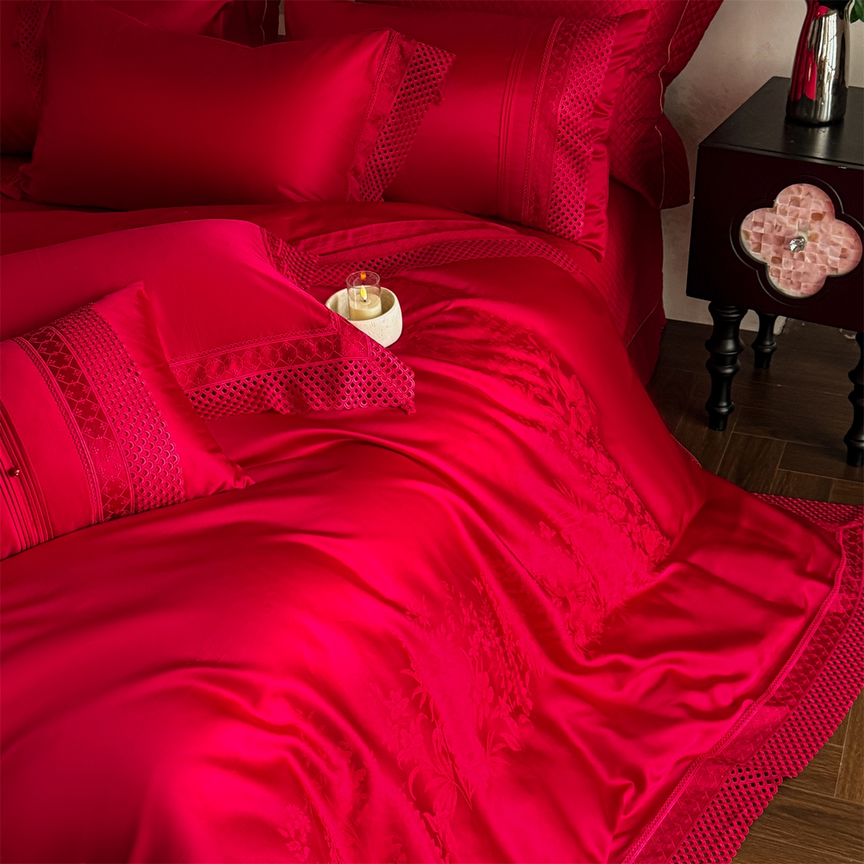 91家纺网 家纺一手货源 找家纺 （总）佳汐蓝家纺 2025新款100支贡缎提花全棉刺绣婚庆四件套-繁花佩影