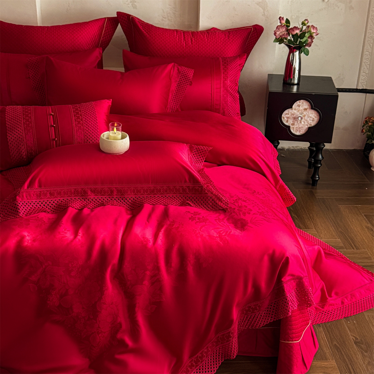 91家纺网 家纺一手货源 找家纺 （总）佳汐蓝家纺 2025新款100支贡缎提花全棉刺绣婚庆四件套-繁花佩影