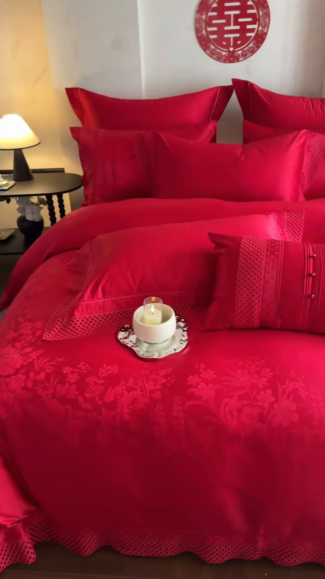 91家纺网 家纺一手货源 找家纺 （总）佳汐蓝家纺 2025新款100支贡缎提花全棉刺绣婚庆四件套-繁花佩影