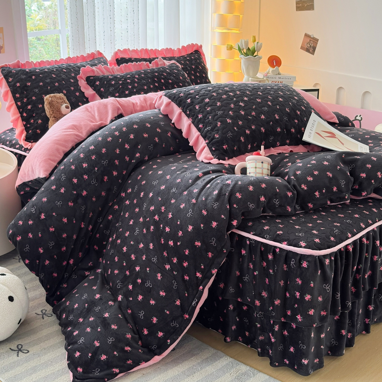 91家纺网 家纺一手货源 找家纺 （总）铠畅家纺 2025新款牛奶绒夹棉床盖床裙四件套