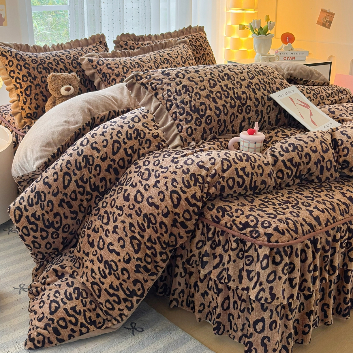 铠畅家纺 2025新款牛奶绒夹棉床盖床裙四件套 豹纹都市