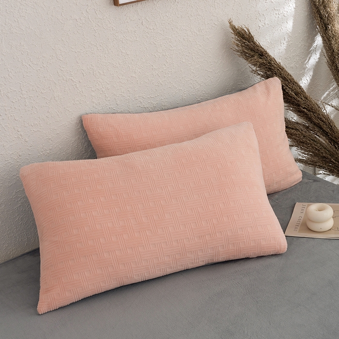 91家纺网 家纺一手货源 找家纺 牛魔王家居 2025新款高克重牛奶绒提花冬被被子被芯 格纹粉色