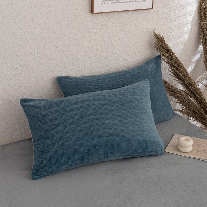 91家纺网 家纺一手货源 找家纺 牛魔王家居 2025新款高克重牛奶绒提花冬被被子被芯 格纹蓝色