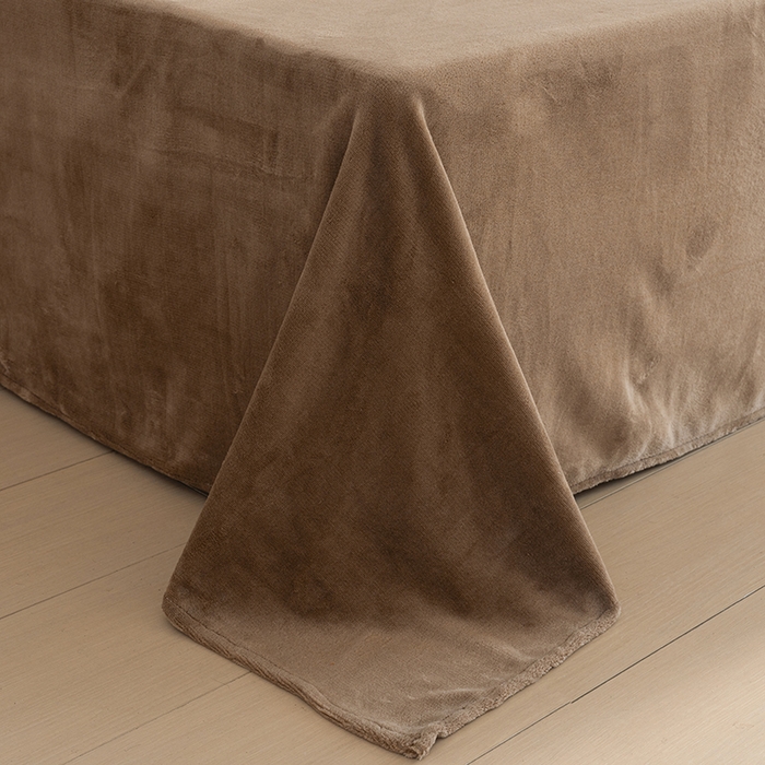 91家纺网 家纺一手货源 找家纺 牛魔王家居 2025新款高克重牛奶绒提花冬被被子被芯 格纹米白