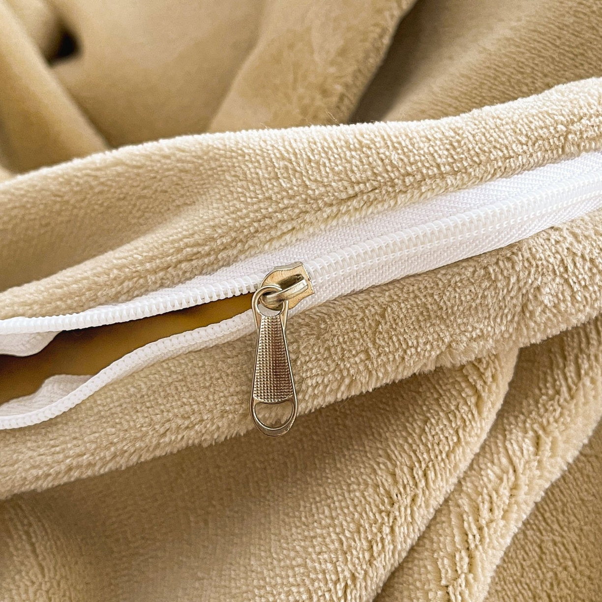 91家纺网 家纺一手货源 找家纺 库里梦家纺 2025网红直播热款230克全消光工艺绣花牛奶绒四件套 飞马-卡其