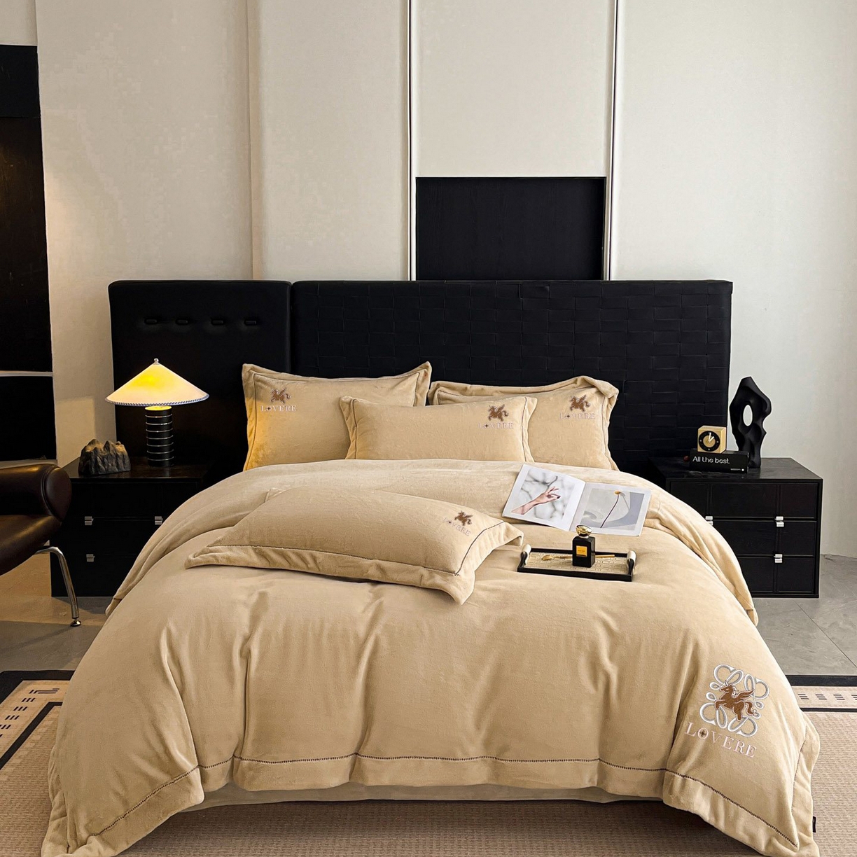 91家纺网 家纺一手货源 找家纺 （总）库里梦家纺 2025网红直播热款230克全消光工艺绣花牛奶绒四件套