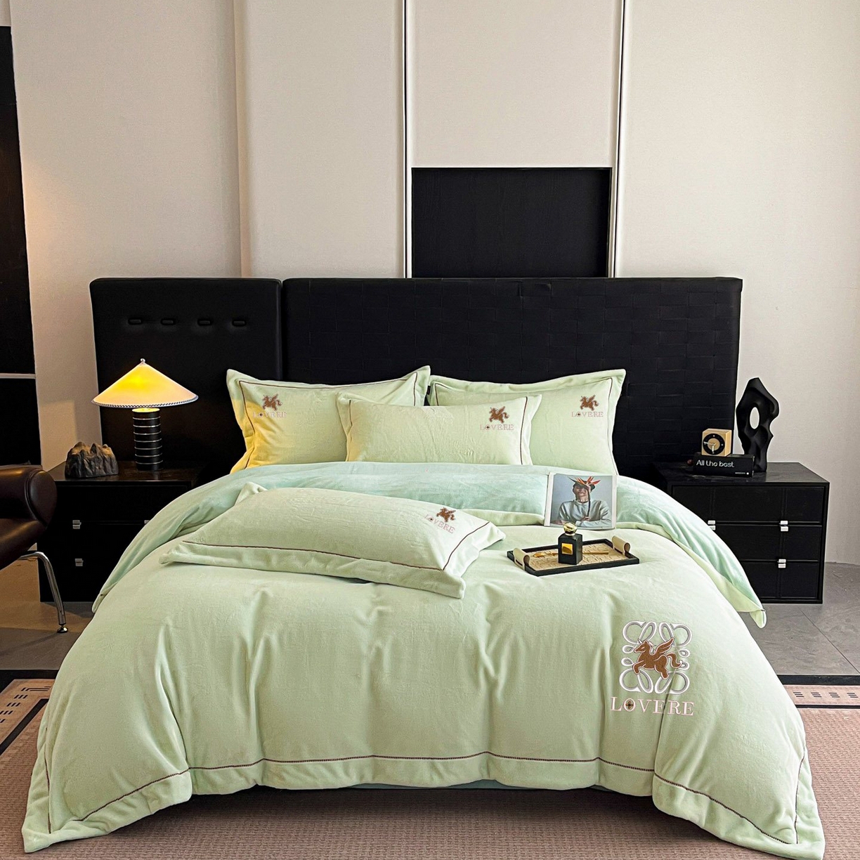 库里梦家纺 2025网红直播热款230克全消光工艺绣花牛奶绒四件套 飞马-薄荷绿