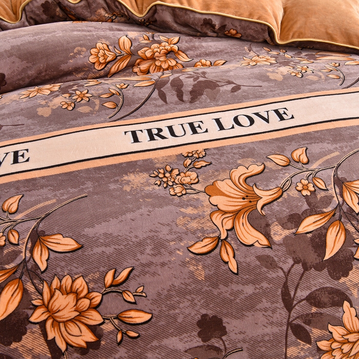 91家纺网 家纺一手货源 找家纺 绒宴 2025新款8.5斤牛奶绒金貂法莱绒床裙款保暖四件套 绮梦园