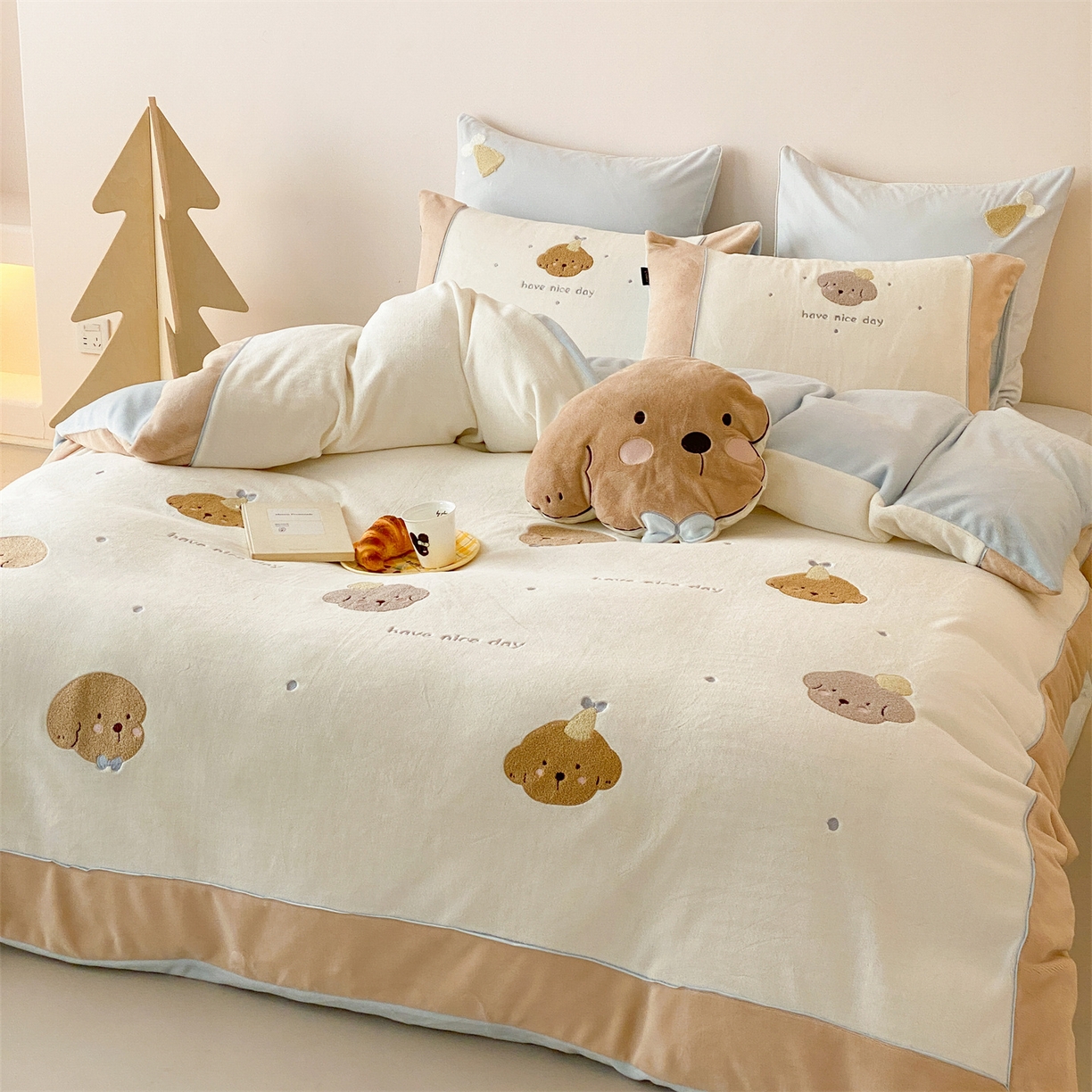 91家纺网 家纺一手货源 找家纺 （总）馨蕊 2025新款意大利进口煦暖绒高精密刺绣贴布绣秋冬轻奢煦暖绒四件套-绒卡通 会员-10【券后控价288/318/338】