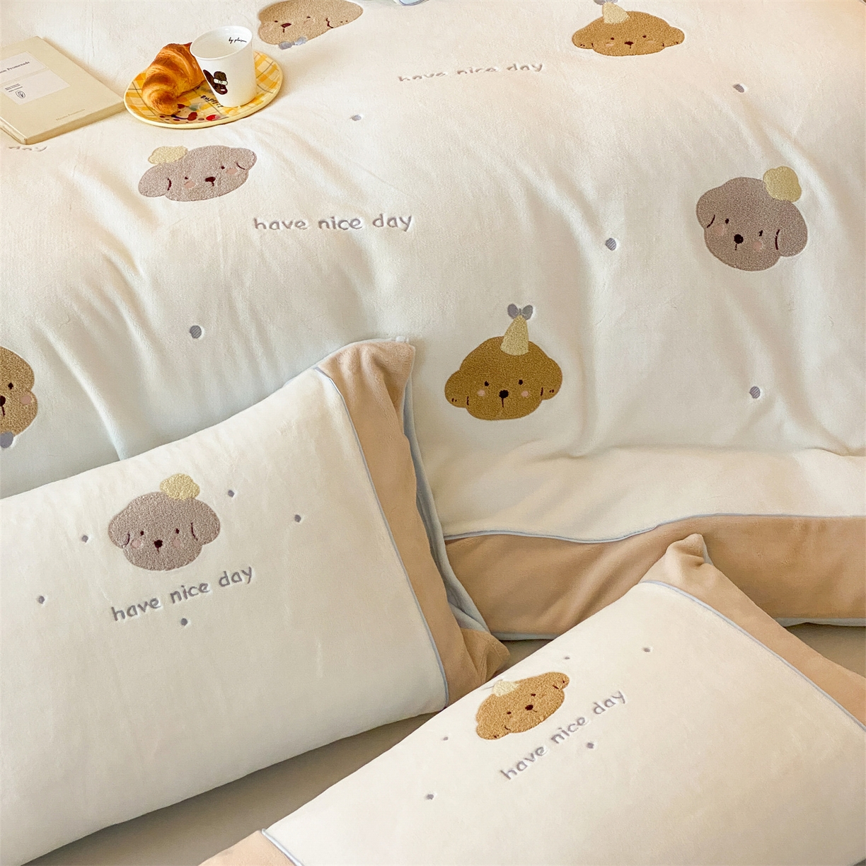 91家纺网 家纺一手货源 找家纺 （总）馨蕊 2025新款意大利进口煦暖绒高精密刺绣贴布绣秋冬轻奢煦暖绒四件套-绒卡通 会员-10【券后控价288/318/338】