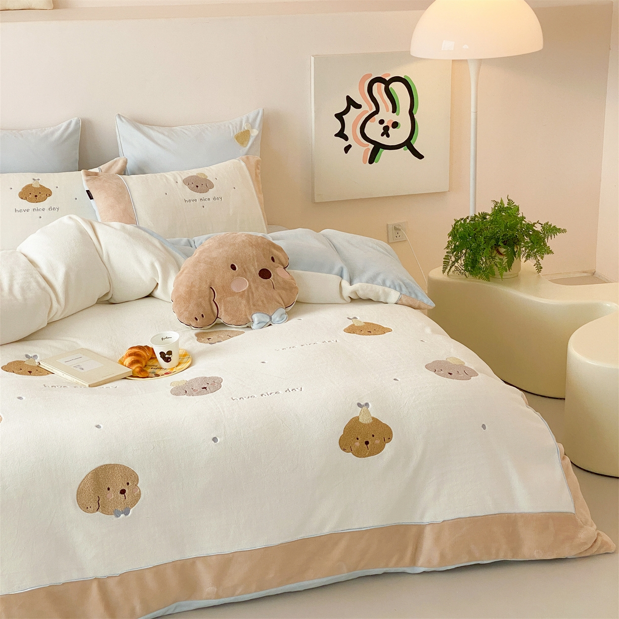 91家纺网 家纺一手货源 找家纺 （总）馨蕊 2025新款意大利进口煦暖绒高精密刺绣贴布绣秋冬轻奢煦暖绒四件套-绒卡通 会员-10【券后控价288/318/338】