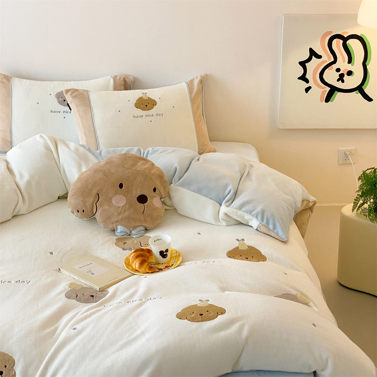 91家纺网 家纺一手货源 找家纺 （总）馨蕊 2025新款意大利进口煦暖绒高精密刺绣贴布绣秋冬轻奢煦暖绒四件套-绒卡通 会员-10【券后控价288/318/338】