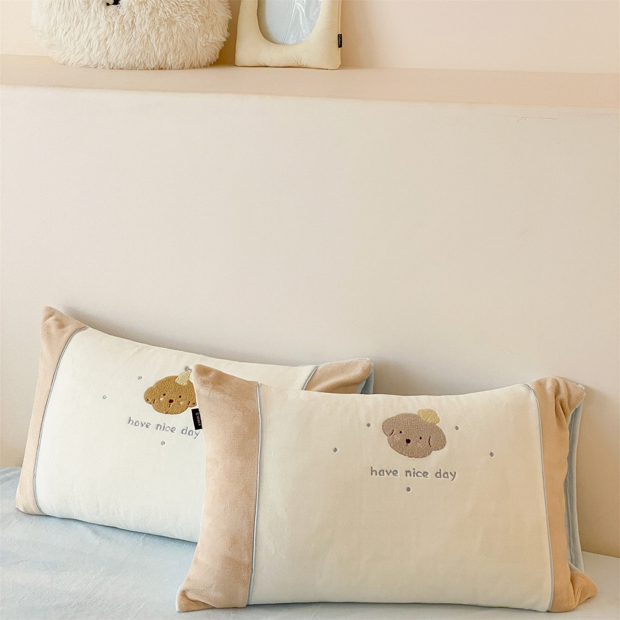 91家纺网 家纺一手货源 找家纺 馨蕊 2025新款意大利进口煦暖绒高精密刺绣贴布绣秋冬轻奢煦暖绒四件套-绒卡通 会员-10【券后控价288/318/338】 绒卡通-奶糖