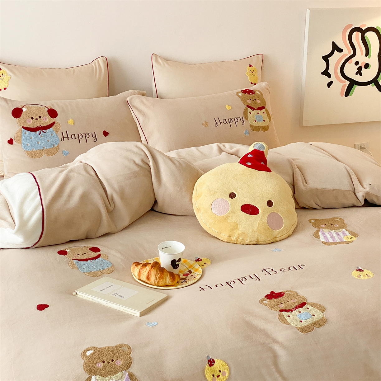 91家纺网 家纺一手货源 找家纺 馨蕊 2025新款意大利进口煦暖绒高精密刺绣贴布绣秋冬轻奢煦暖绒四件套-绒卡通 会员-10【券后控价288/318/338】 绒卡通-奶油泡芙