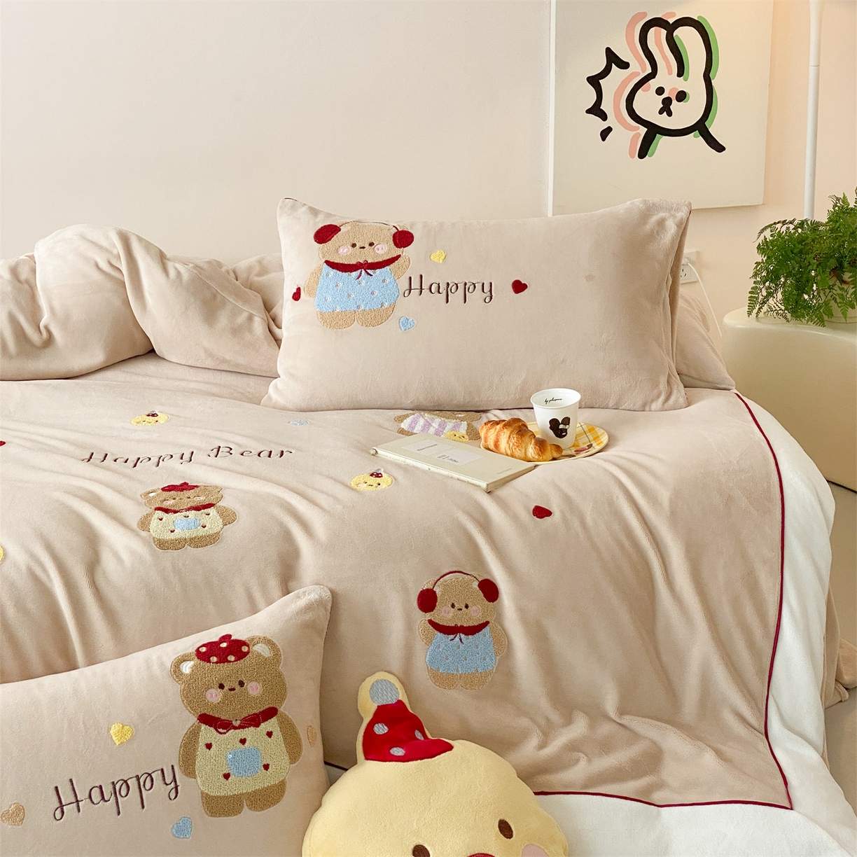 91家纺网 家纺一手货源 找家纺 馨蕊 2025新款意大利进口煦暖绒高精密刺绣贴布绣秋冬轻奢煦暖绒四件套-绒卡通 会员-10【券后控价288/318/338】 绒卡通-奶油泡芙