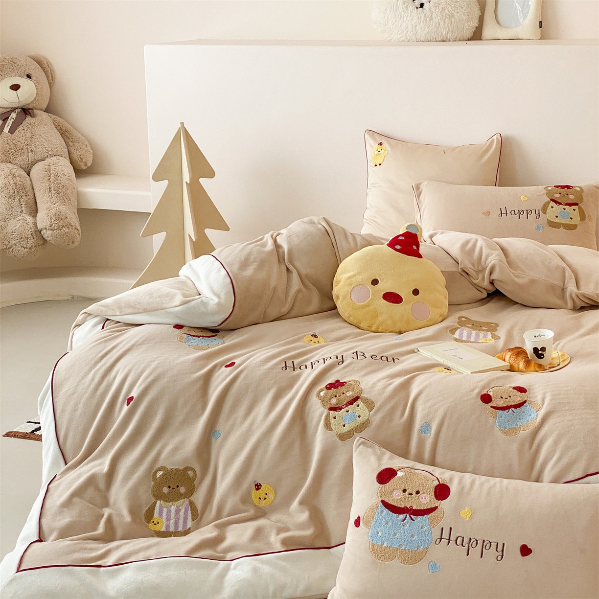 91家纺网 家纺一手货源 找家纺 馨蕊 2025新款意大利进口煦暖绒高精密刺绣贴布绣秋冬轻奢煦暖绒四件套-绒卡通 会员-10【券后控价288/318/338】 绒卡通-奶油泡芙