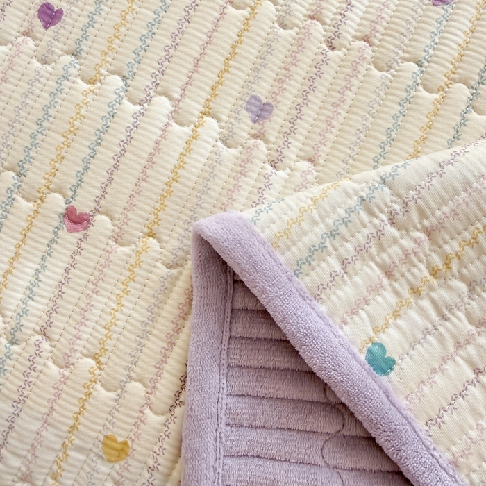 91家纺网 家纺一手货源 找家纺 雅萱家纺 2025新款全棉牛奶绒夹棉床盖系列 藤蔓紫心