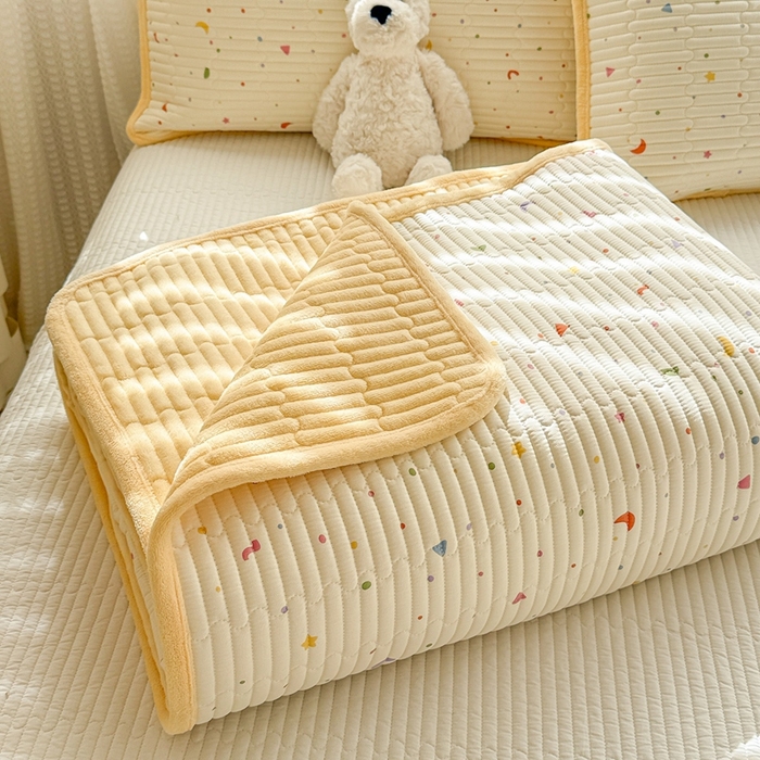 91家纺网 家纺一手货源 找家纺 雅萱家纺 2025新款全棉牛奶绒夹棉床盖系列 快乐魔法