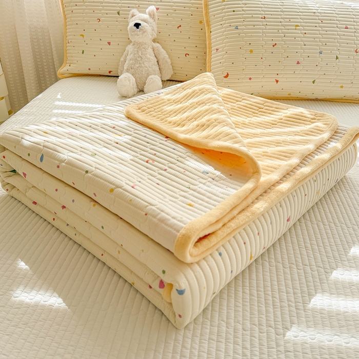 91家纺网 家纺一手货源 找家纺 （总）雅萱家纺 2025新款全棉牛奶绒夹棉床盖系列