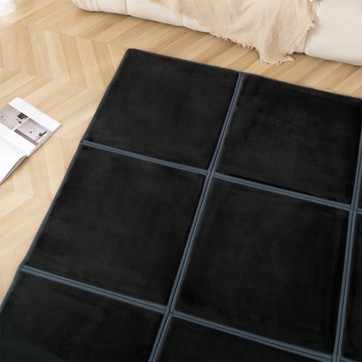 91家纺网 家纺一手货源 找家纺 新太阳蚊帐 2025新款云棉绒可折叠纯色地垫 墨黑色