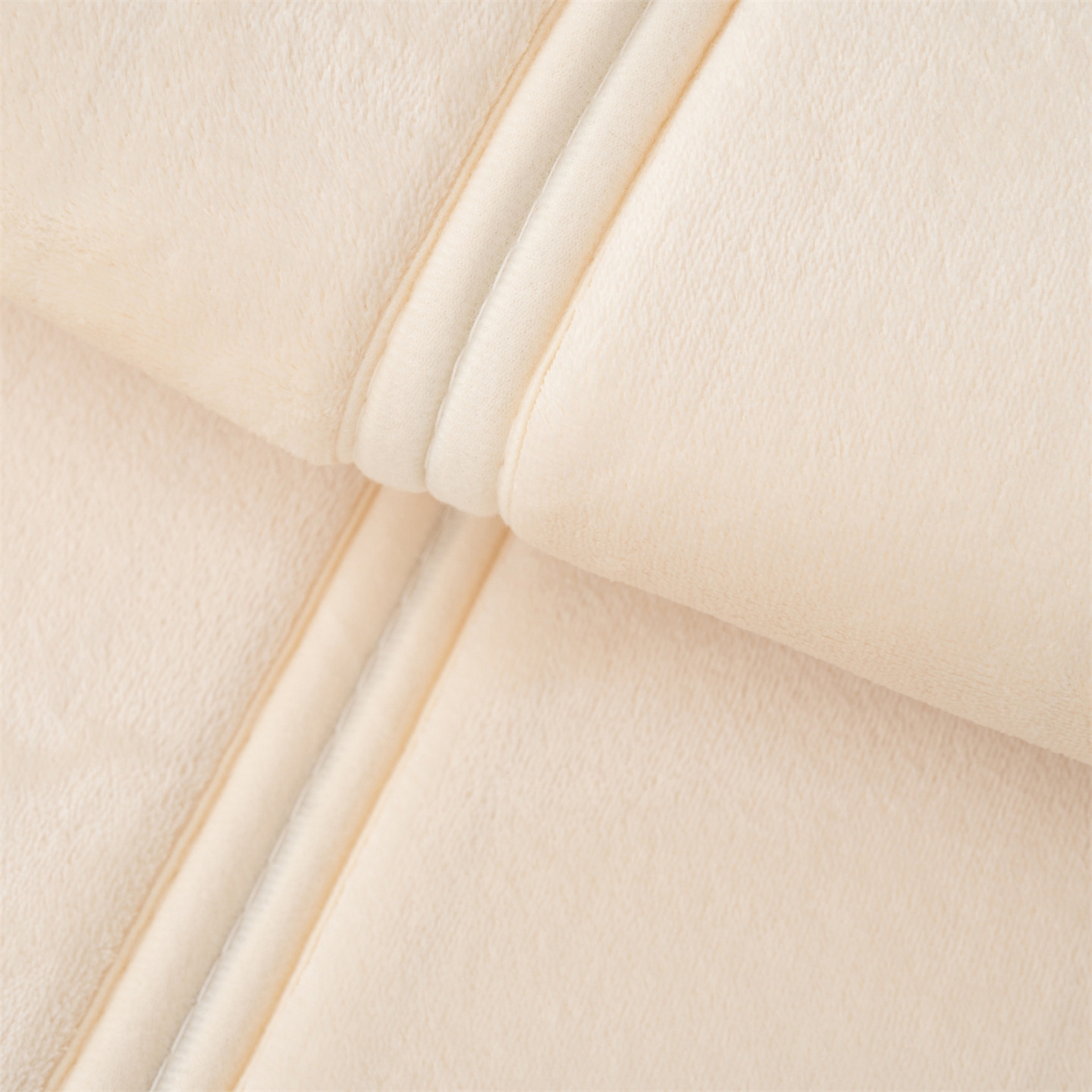 91家纺网 家纺一手货源 找家纺 新太阳蚊帐 2025新款云棉绒可折叠纯色地垫 米白色