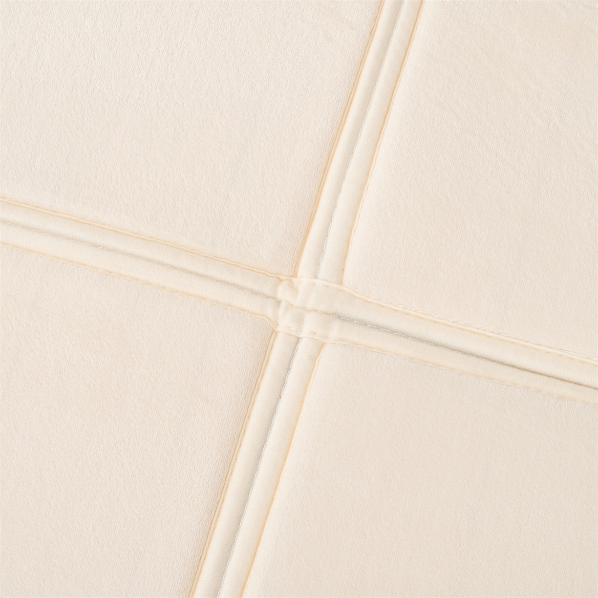 91家纺网 家纺一手货源 找家纺 新太阳蚊帐 2025新款云棉绒可折叠纯色地垫 米白色