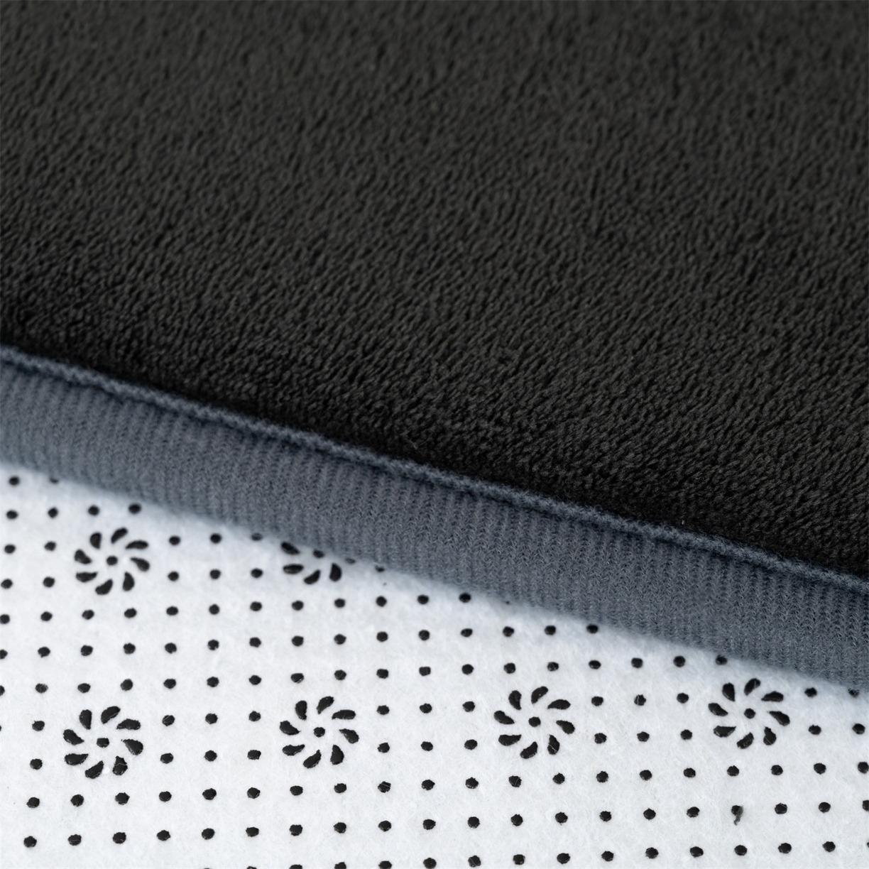 91家纺网 家纺一手货源 找家纺 新太阳蚊帐 2025新款云棉绒可折叠纯色地垫 墨黑色