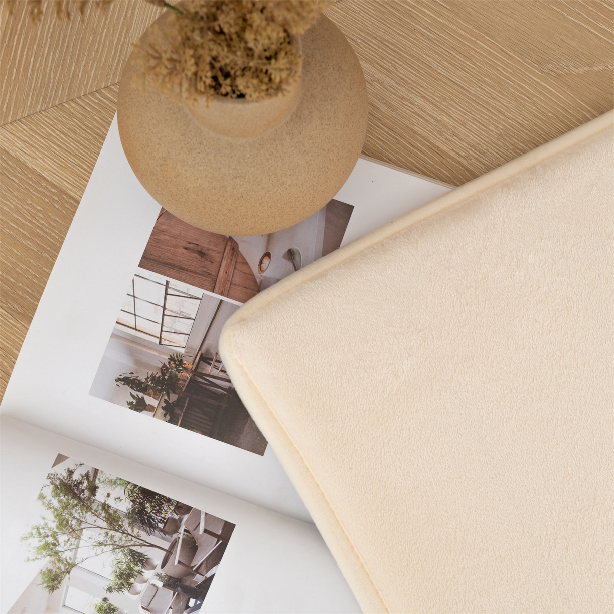 91家纺网 家纺一手货源 找家纺 新太阳蚊帐 2025新款云棉绒可折叠纯色地垫 米白色