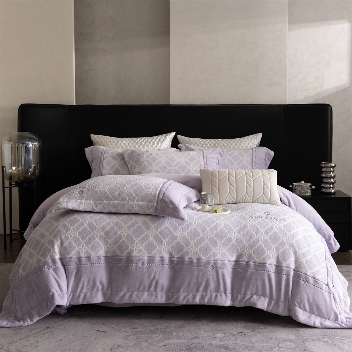 91家纺网 家纺一手货源 找家纺 鼎飞家纺 2025新款雕花牛奶绒四件套--伊芙琳系列 伊芙琳-紫