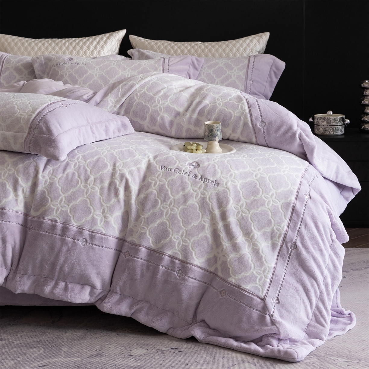 91家纺网 家纺一手货源 找家纺 鼎飞家纺 2025新款雕花牛奶绒四件套--伊芙琳系列 伊芙琳-紫