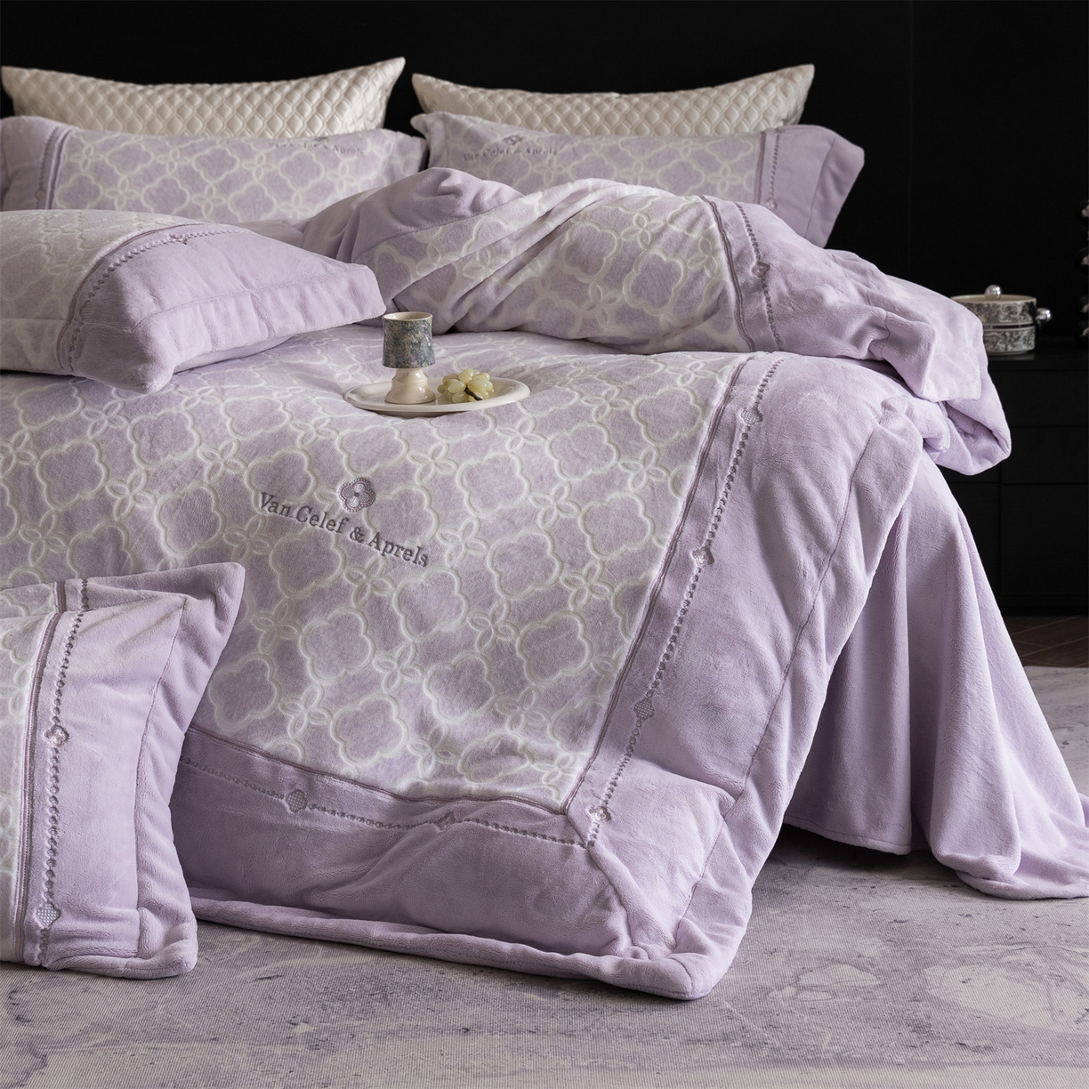 91家纺网 家纺一手货源 找家纺 鼎飞家纺 2025新款雕花牛奶绒四件套--伊芙琳系列 伊芙琳-紫