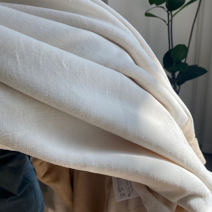 91家纺网 家纺一手货源 找家纺 佳笠家居 2025年新款250g全消光牛奶绒单被套 咖拼白